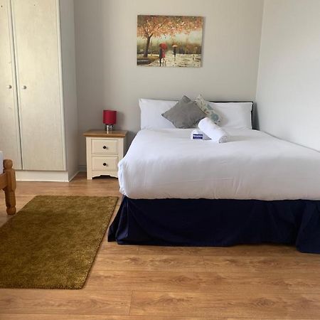 Newcastle Townhouse Apartment Голуей Екстериор снимка
