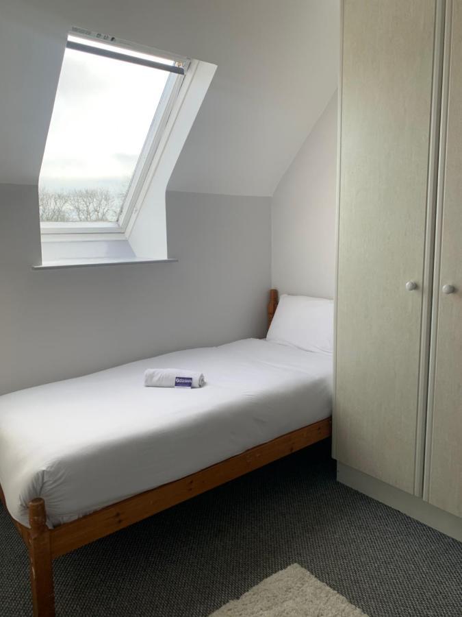 Newcastle Townhouse Apartment Голуей Екстериор снимка